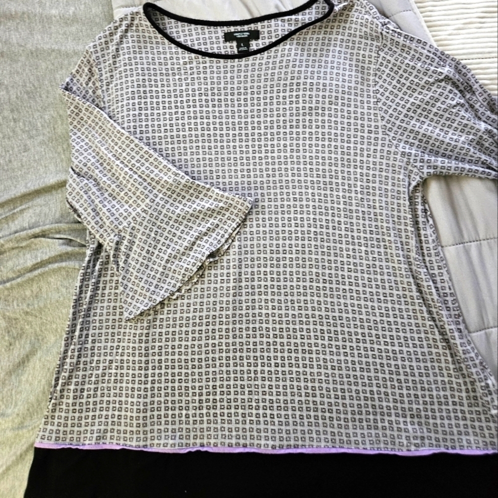 Simply Vera Vera Wang Women's Black and White Purple Patterned Top Size L